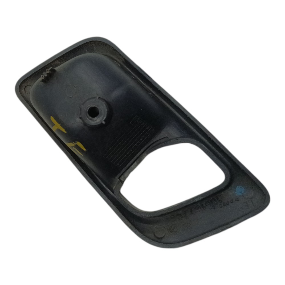 Moldura maçaneta interna traseira esquerda Fiat Palio 2010 2
