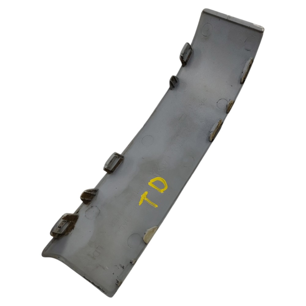 Moldura acabamento lanterna direita VW Gol G3 2000 2001 2002 2