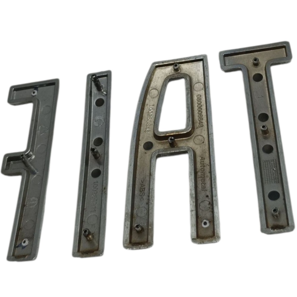 Jogo Emblema Escrita Fiat Para Argo 2017 2018 2019 2020 2021 Prateado 4