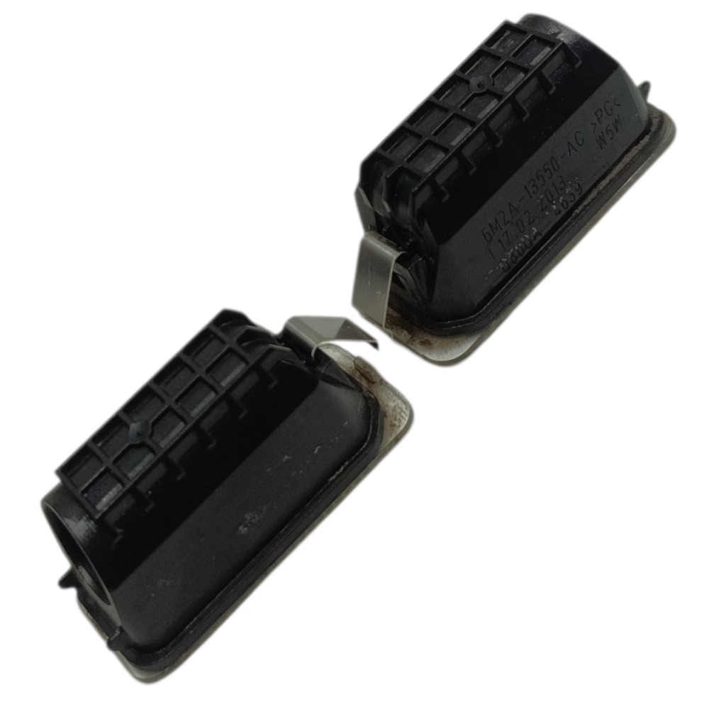 Par luz placa traseira Ford New Fiesta Hatch 2014 2015 2016 4