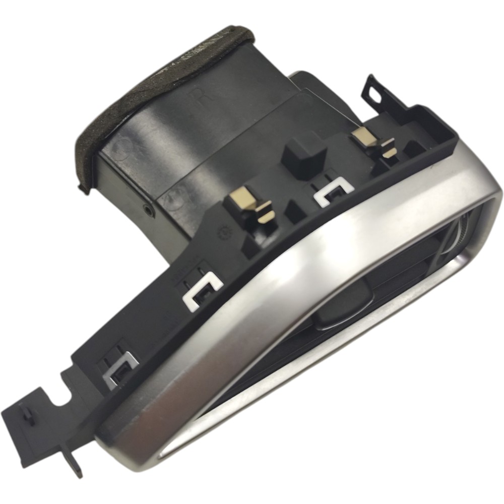 Difusor ar lateral direito painel Jaguar Xe R Sport 2019 18 3
