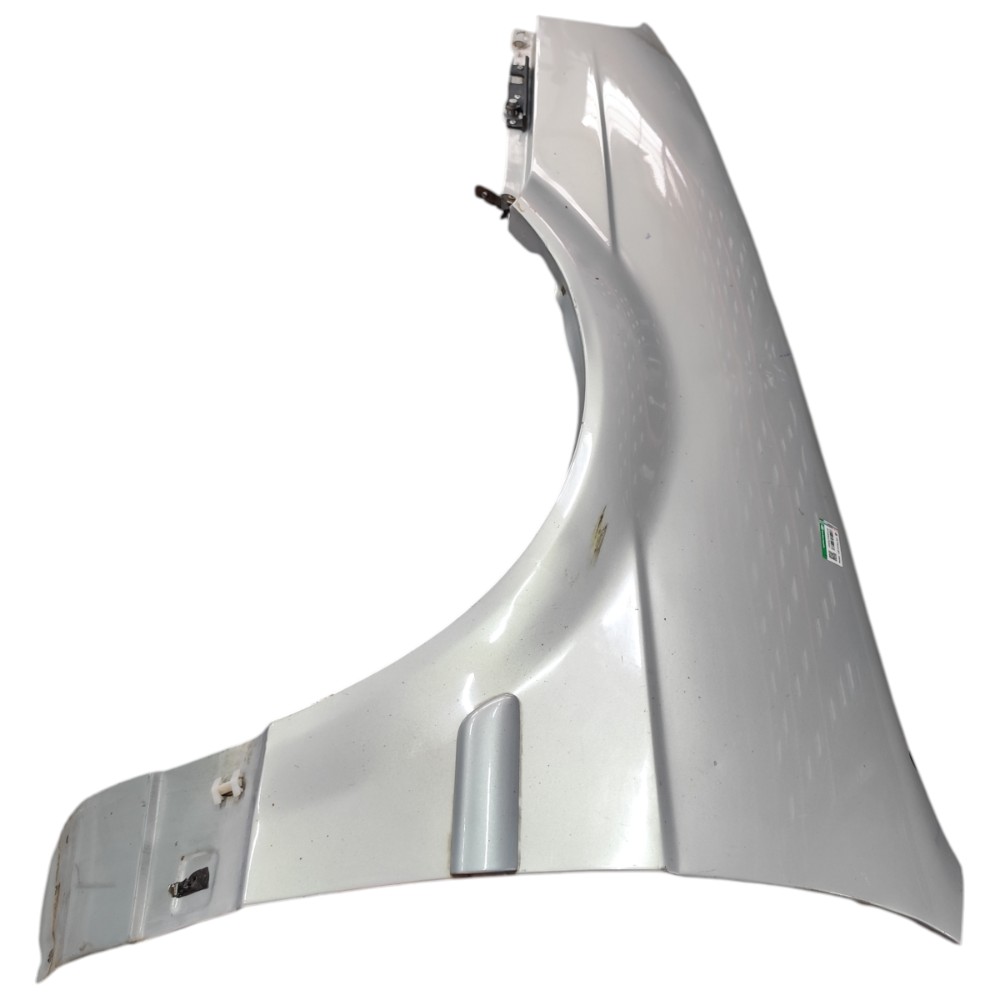 Paralama esquerdo VW Santana 2000 2001 2002 2003 detalhes 2