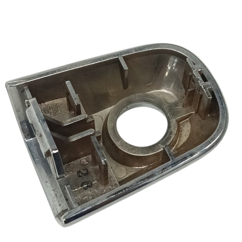 Moldura Miolo Maçaneta Esquerda Mitsubishi Triton L200 2024 Prata 4