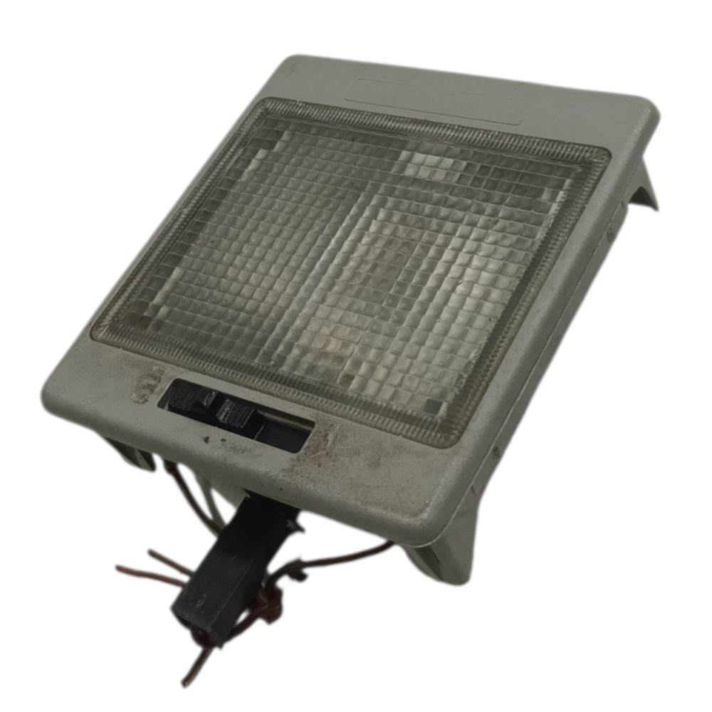 luz teto cortesia Vw Santana 2000 2001 2002 2003 2004 2005 2006 2