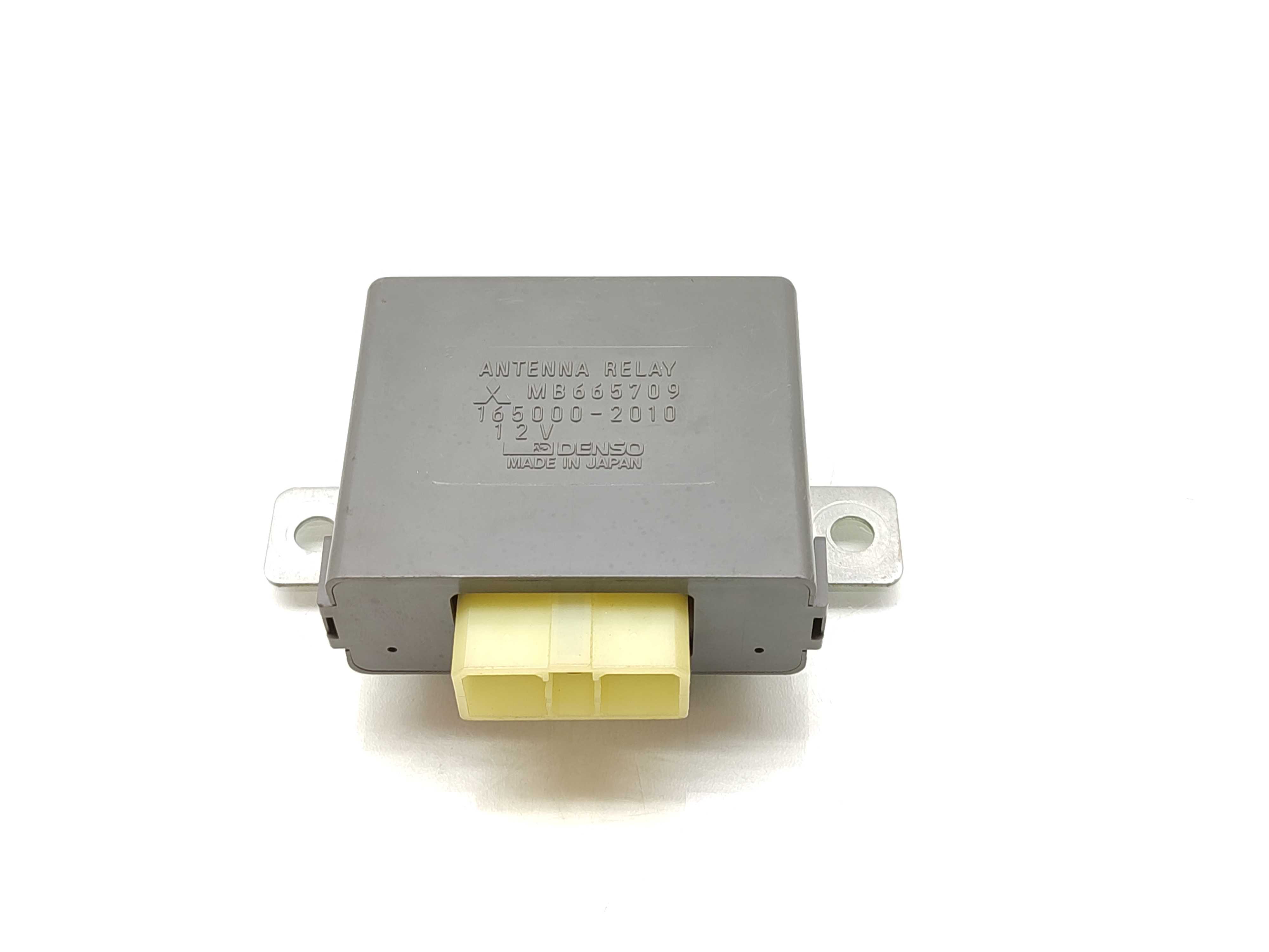 Rele Amplificador Antena Mitsubishi Pajero 3.0 V6 2000 2001 1