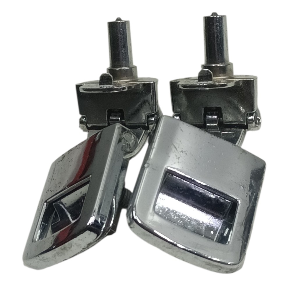 Jogo Grampo Fixação Porta Mala Vw Tiguan 2011 2012 2013 4