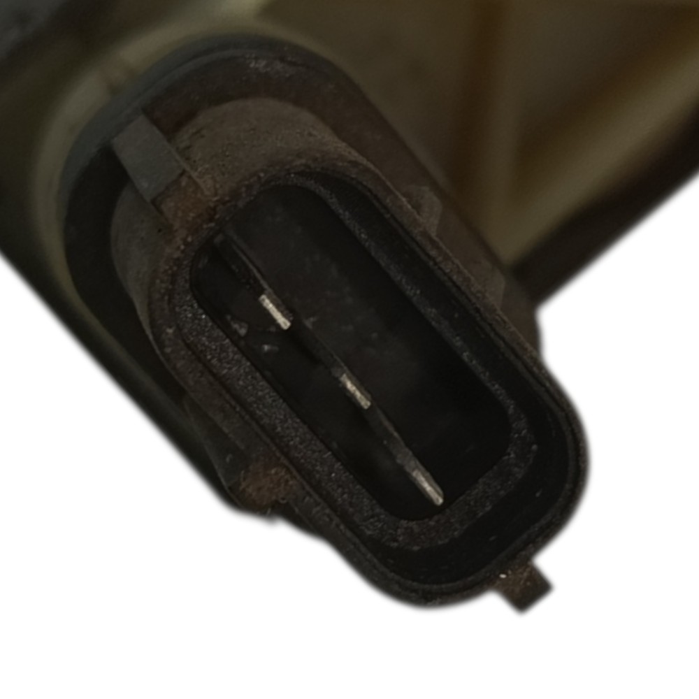 Trava elétrica porta dianteira direita Vw Santana 2000 2001 4