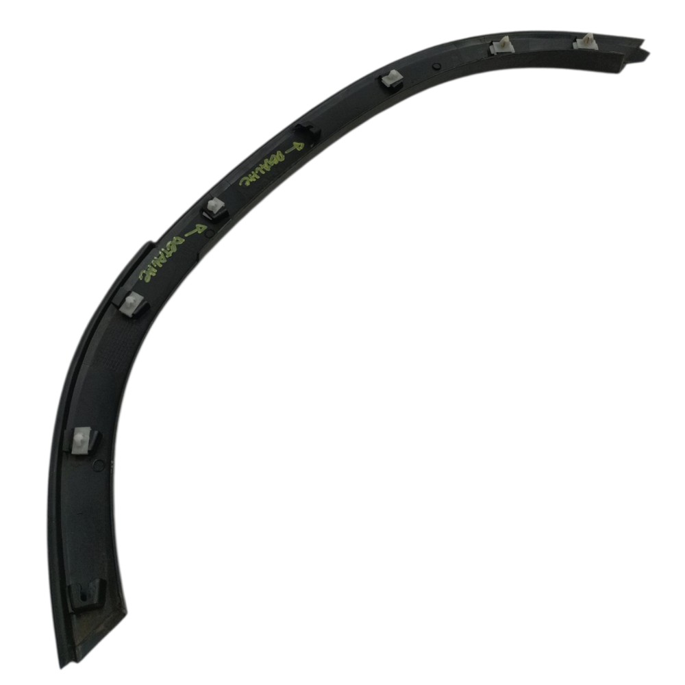 Moldura aplique paralama traseiro direito GM Tracker 2017 18 4