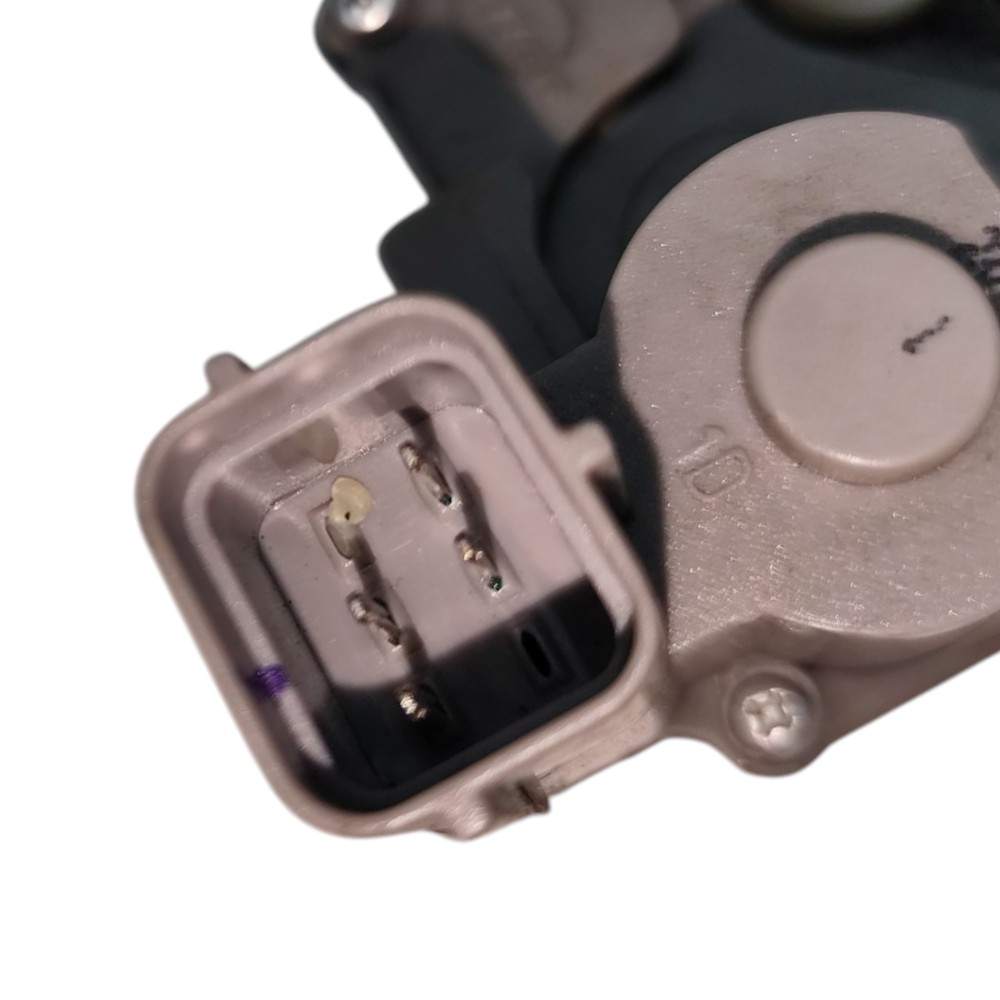Fechadura porta traseira direita Fiat Uno Vivace 2013 2014 4
