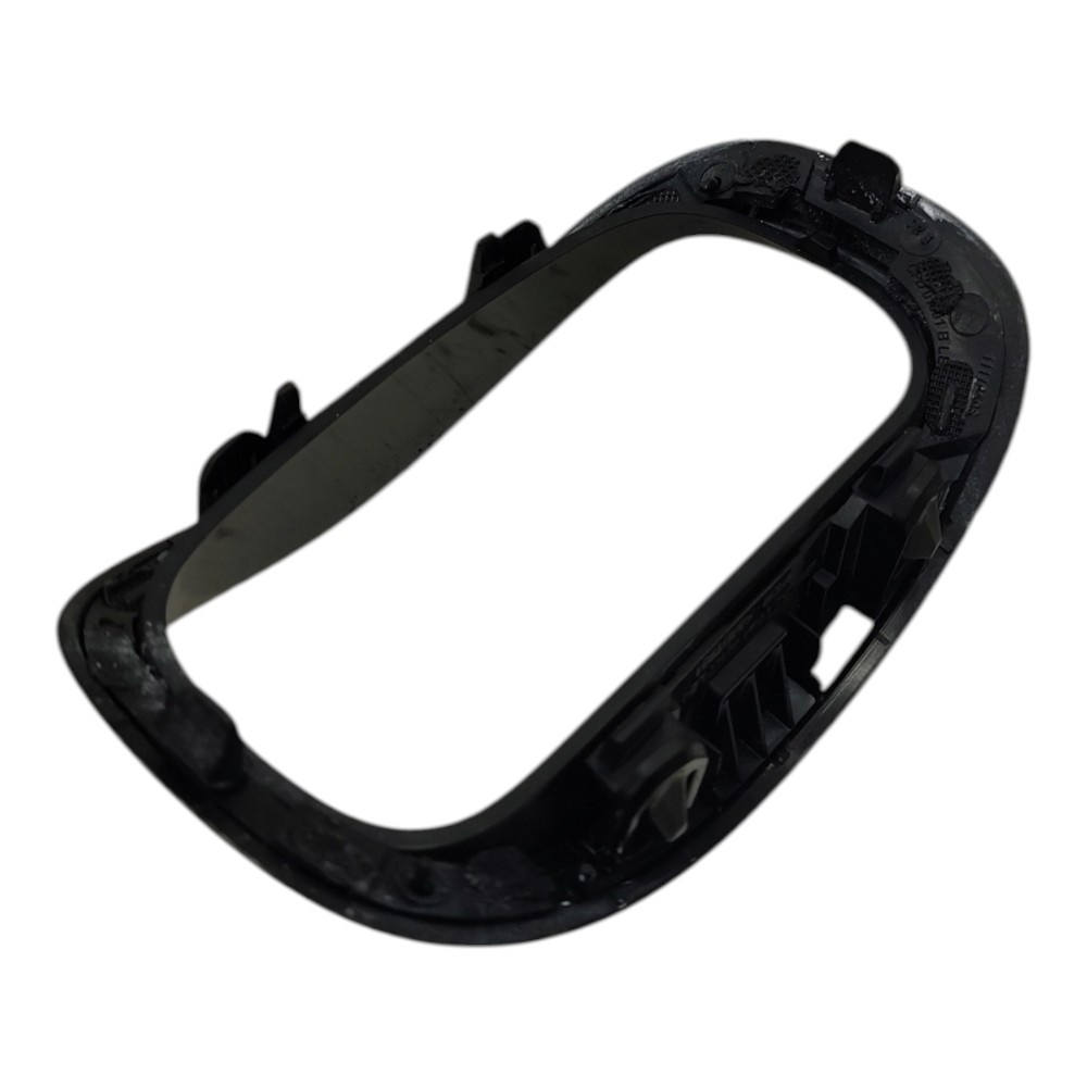 Moldura difusor ar esquerdo central painel Citroen Basalt 2025 4