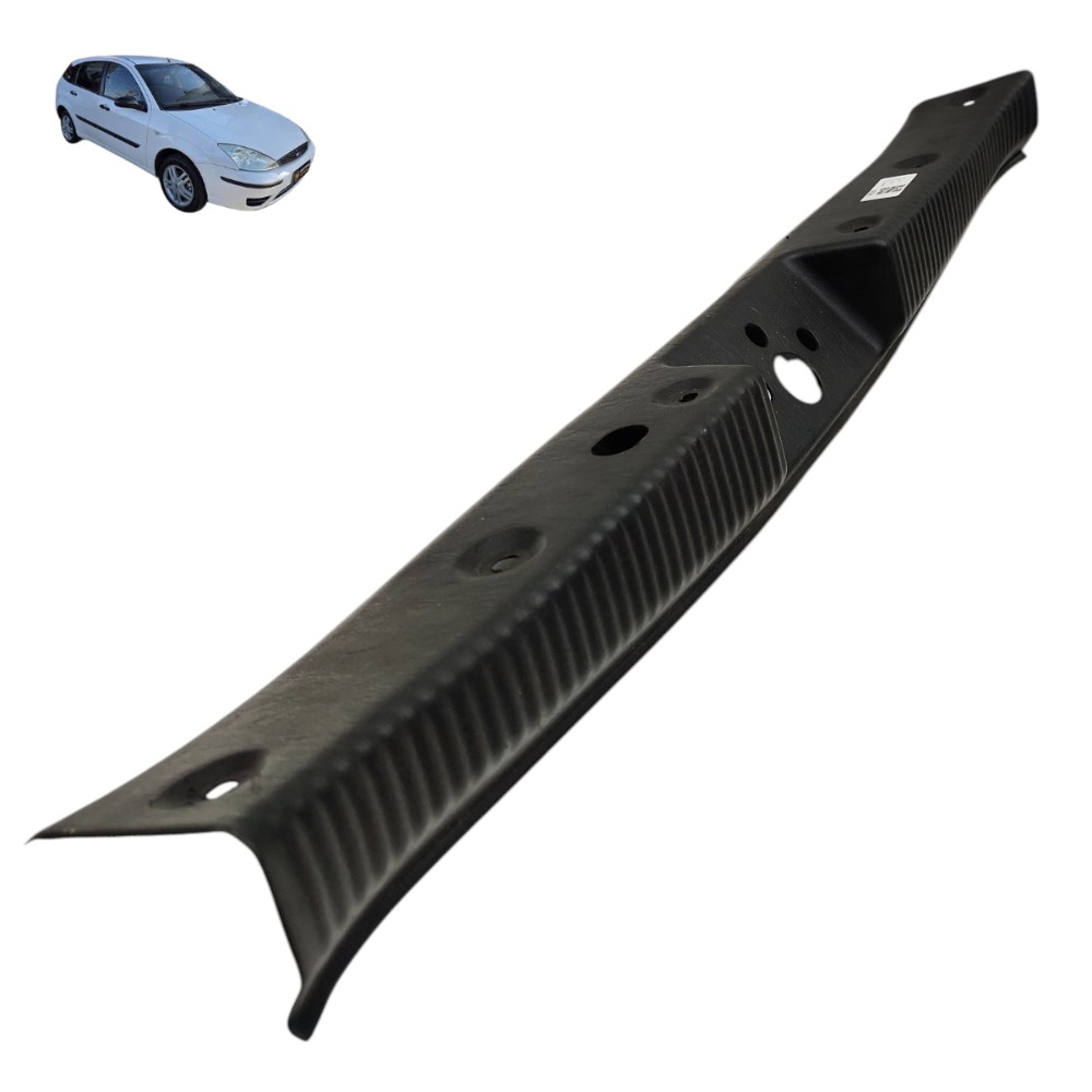 Acabamento soleira porta malas Ford Focus Hatch 2005 2006 07 1