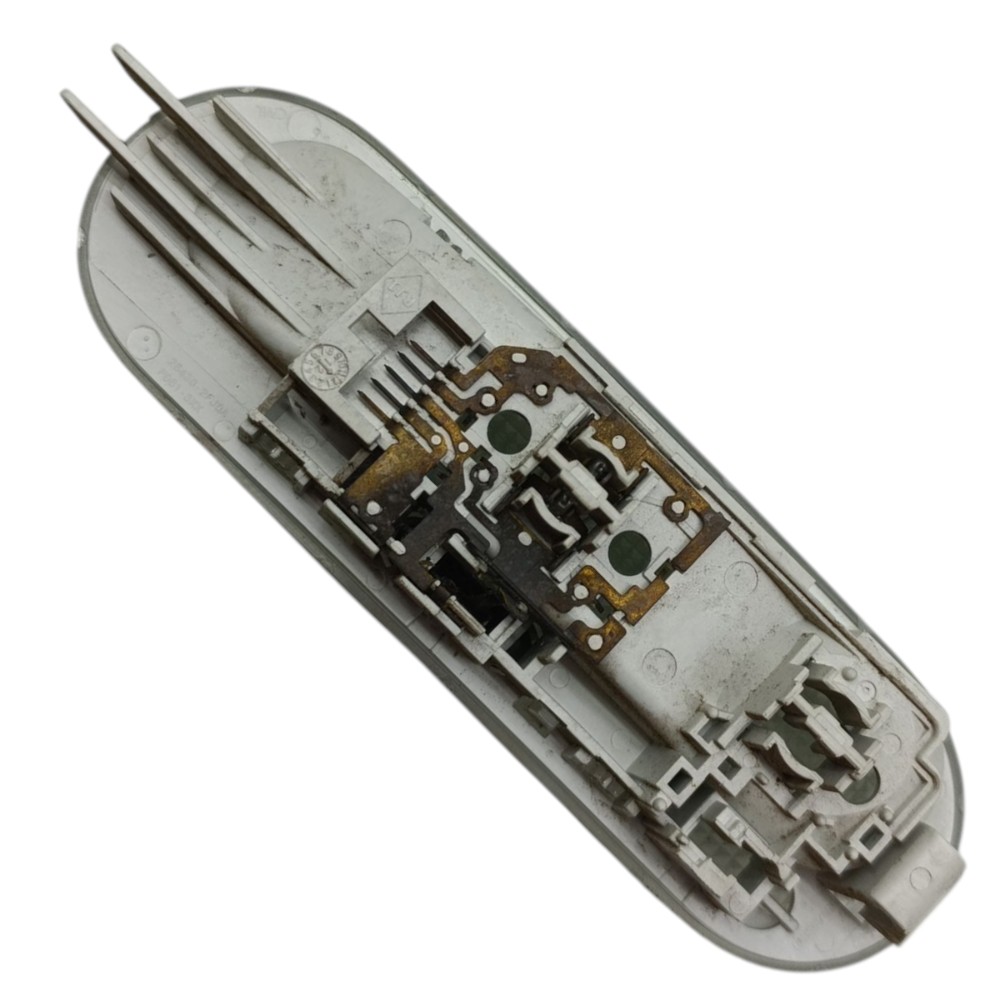 Luz Teto Cortesia Dianteira Nissan March Versa 2015 2016 17 3