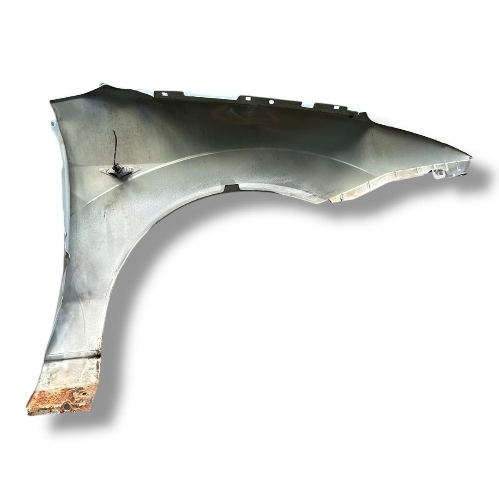Paralama lado esquerdo Ford Focus 2000 2001 a 2008 detalhe 6