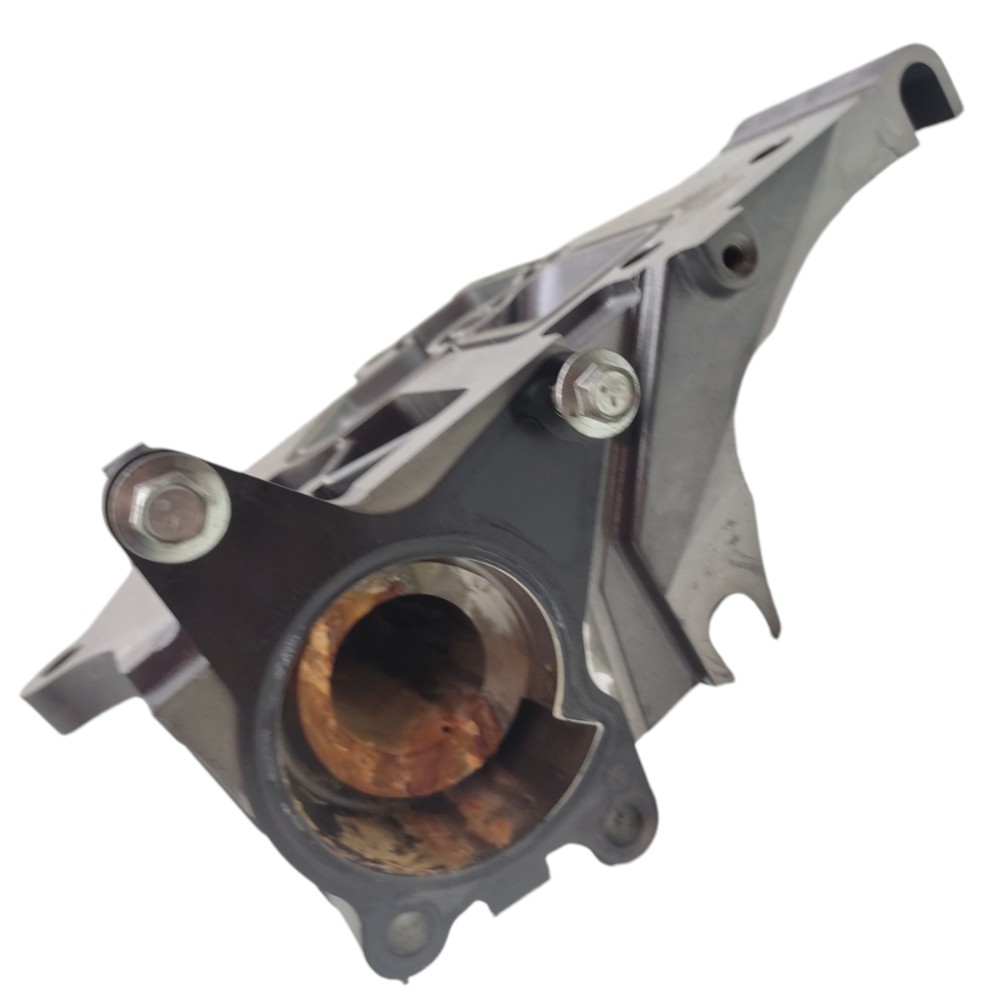 Carcaça Bomba Água Motor Nissan Livina 1.8 2011 2012 2013 14 2