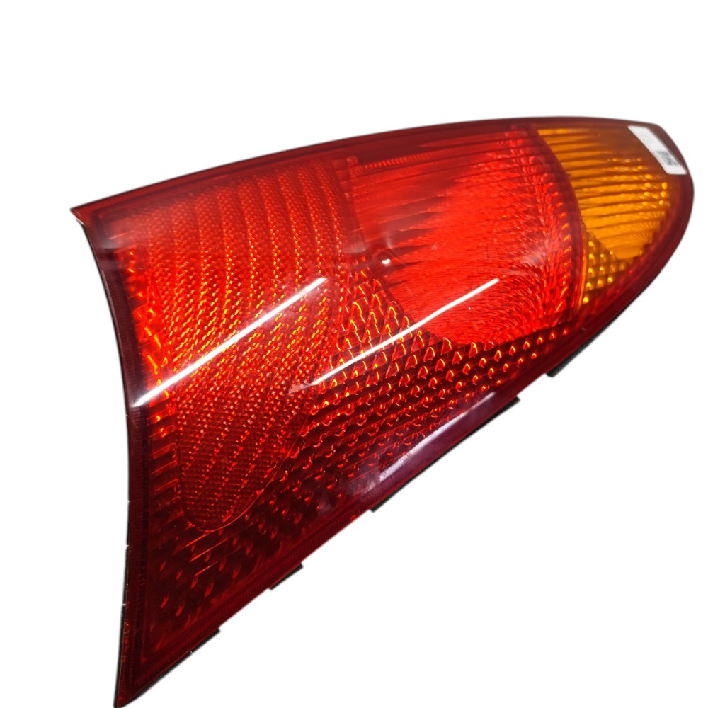 Lanterna direita Ford Focus Hatch 2004 2005 2006 2007 2008 3