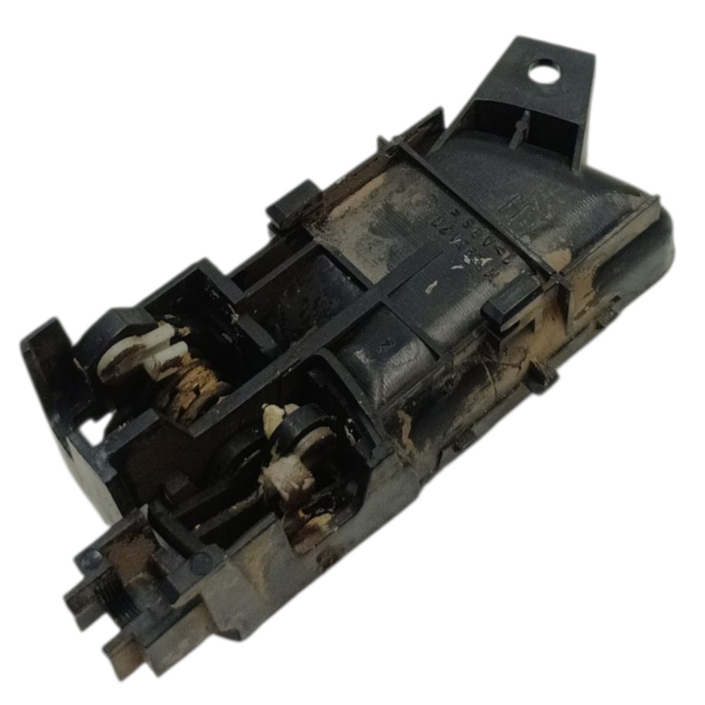 Maçaneta interna lado esquerdo Mitsubishi Pajero TR4 2005 06 3