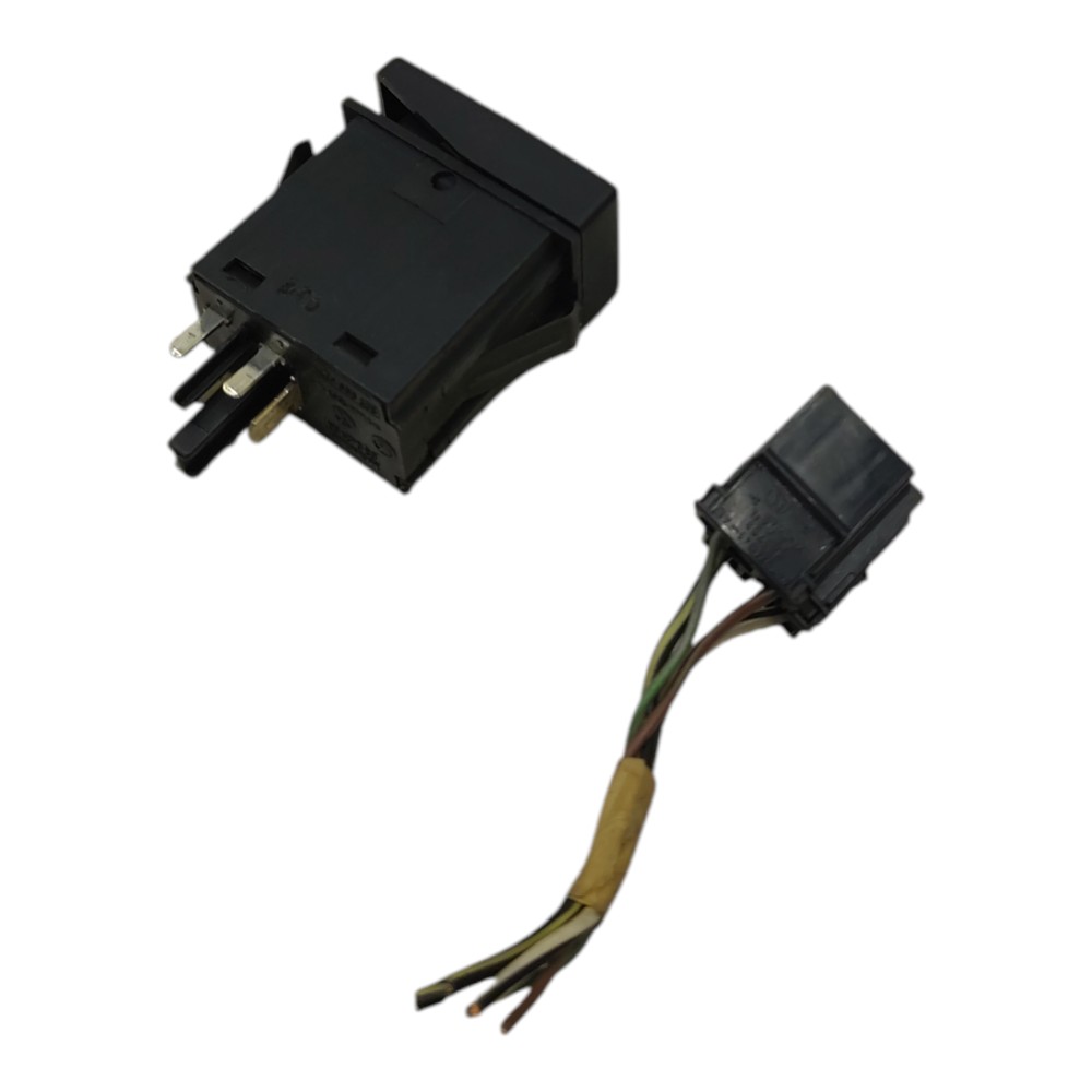 Botão desembaçador traseiro com plug vw Santana 2000 2001 02 2