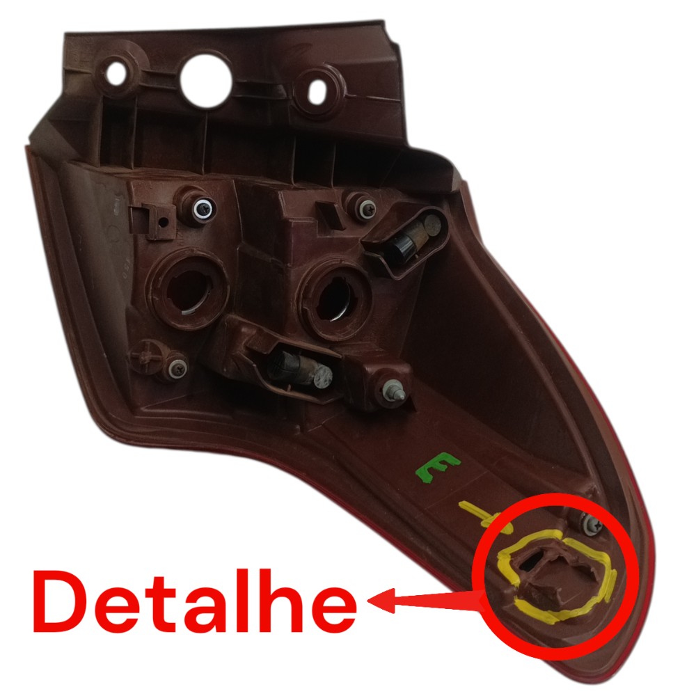 Lanterna Esquerda Canto Toyota Rav4 2016 2015 2014 Detalhe Esquerdo/motorista Vermelho 2