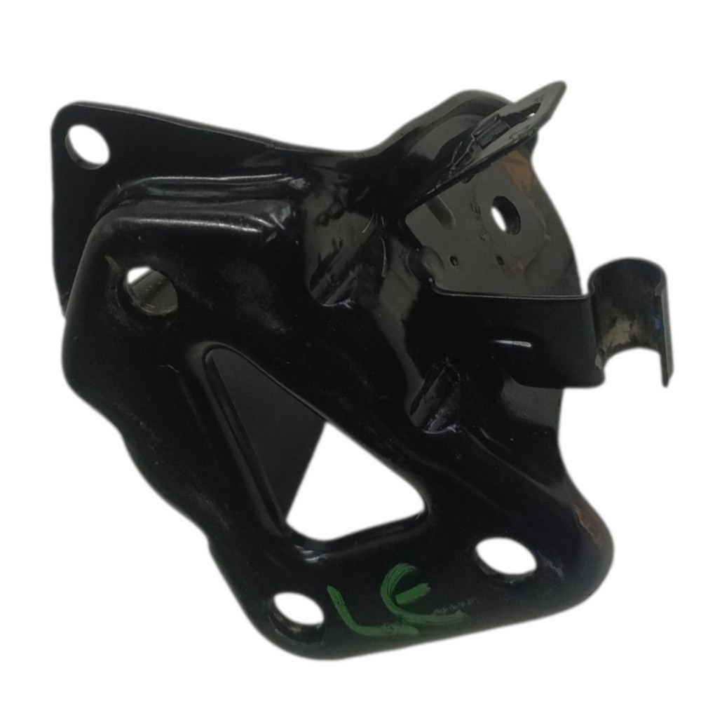 Suporte esquerdo eixo traseiro Fiat uno Sporting 2011 2012 4