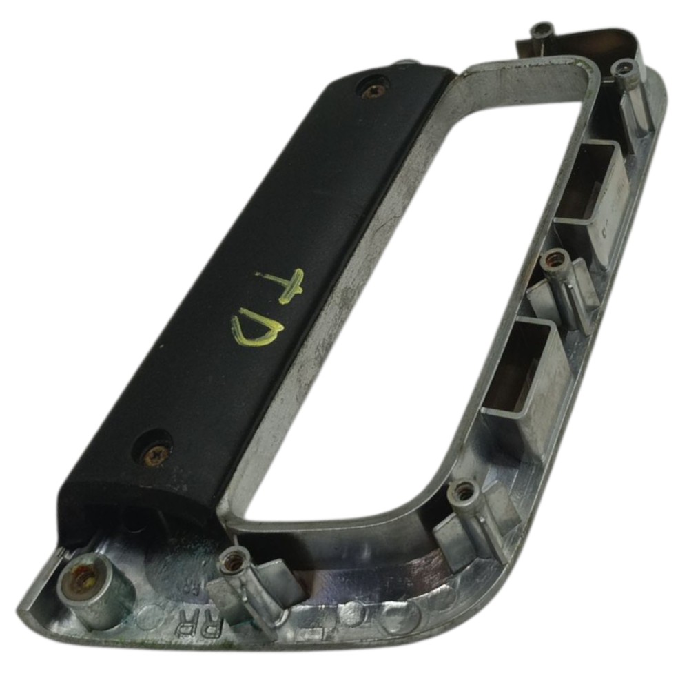 Puxador Interno Traseiro Direito Gm Captiva 2010 2011 2012 Prata Traseira 4
