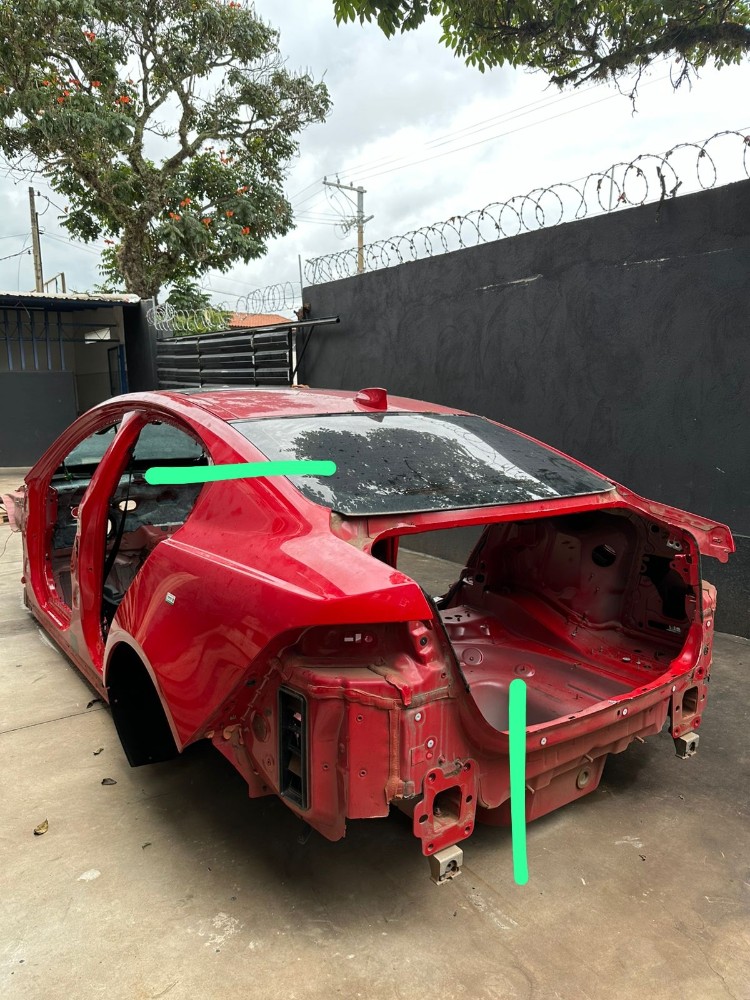 Lateral traseira esquerda carroceria Jaguar xe 2018 2019 2