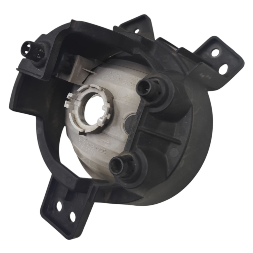 Farol milha Redondo lado direito GM Tracker 2017 2018 2019 4