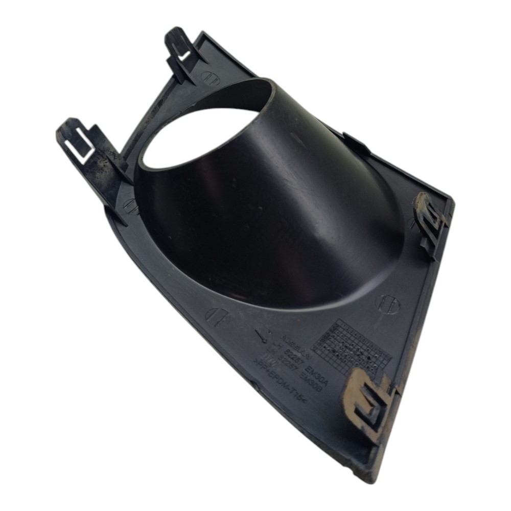 Moldura Farol Milha Esquerdo Nissan Tiida 2010 2011 2012 Preto Esquerdo 4