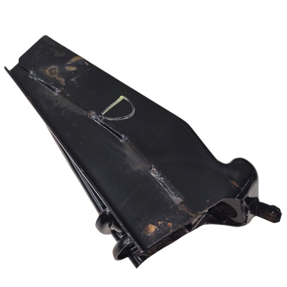 Suporte braço tirante D/ direito Mitsubishi Pajero TR4 2005 2