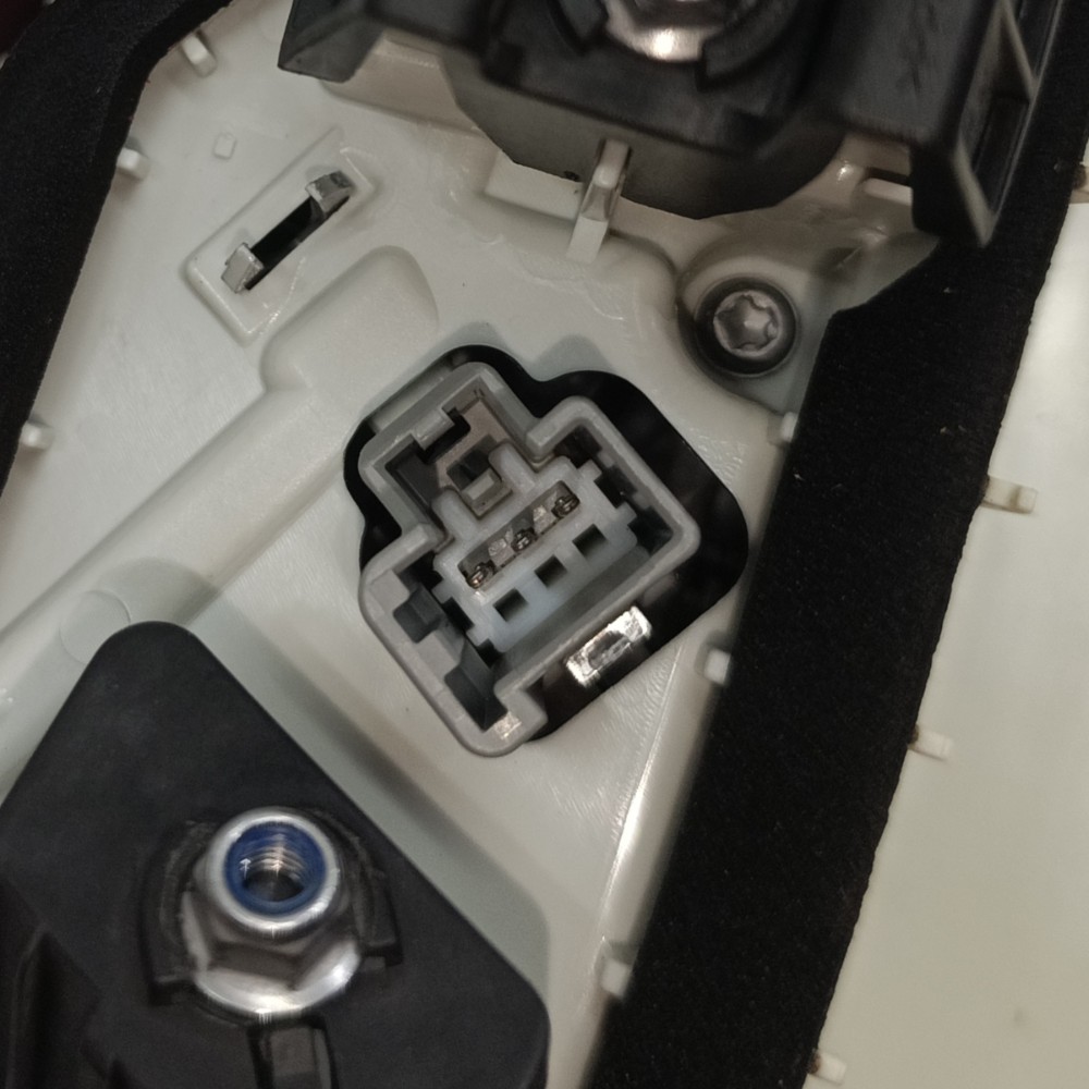 Lanterna esquerda tampa traseira Jaguar xe R Sport 2019 2018 4