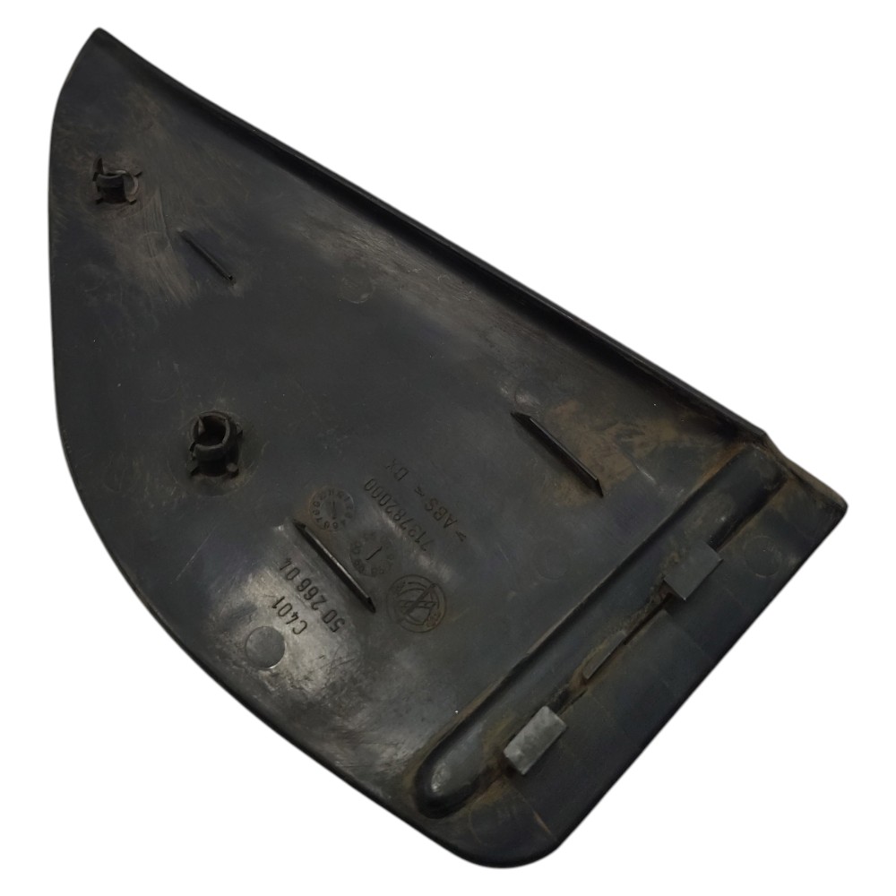 Acabamento interno traseiro direito Fiat Palio 1996 1997 98 4
