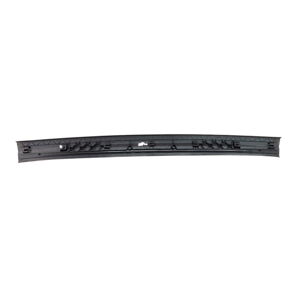 Acabamento superior vigia traseiro Fiat toro 2018 2019 2020 4
