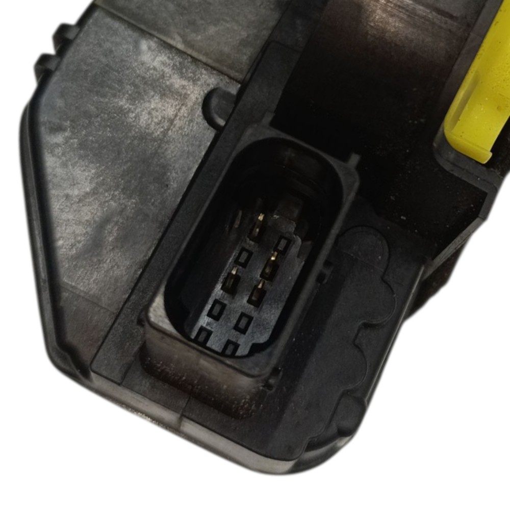 Fechadura porta traseira esquerda GM Tracker 2017 2018 2019 4