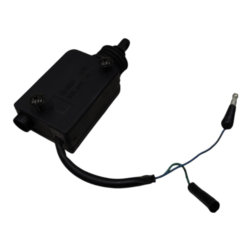 Trava elétrica tampa traseira Vw Santana 2000 2001 2002 2003 4