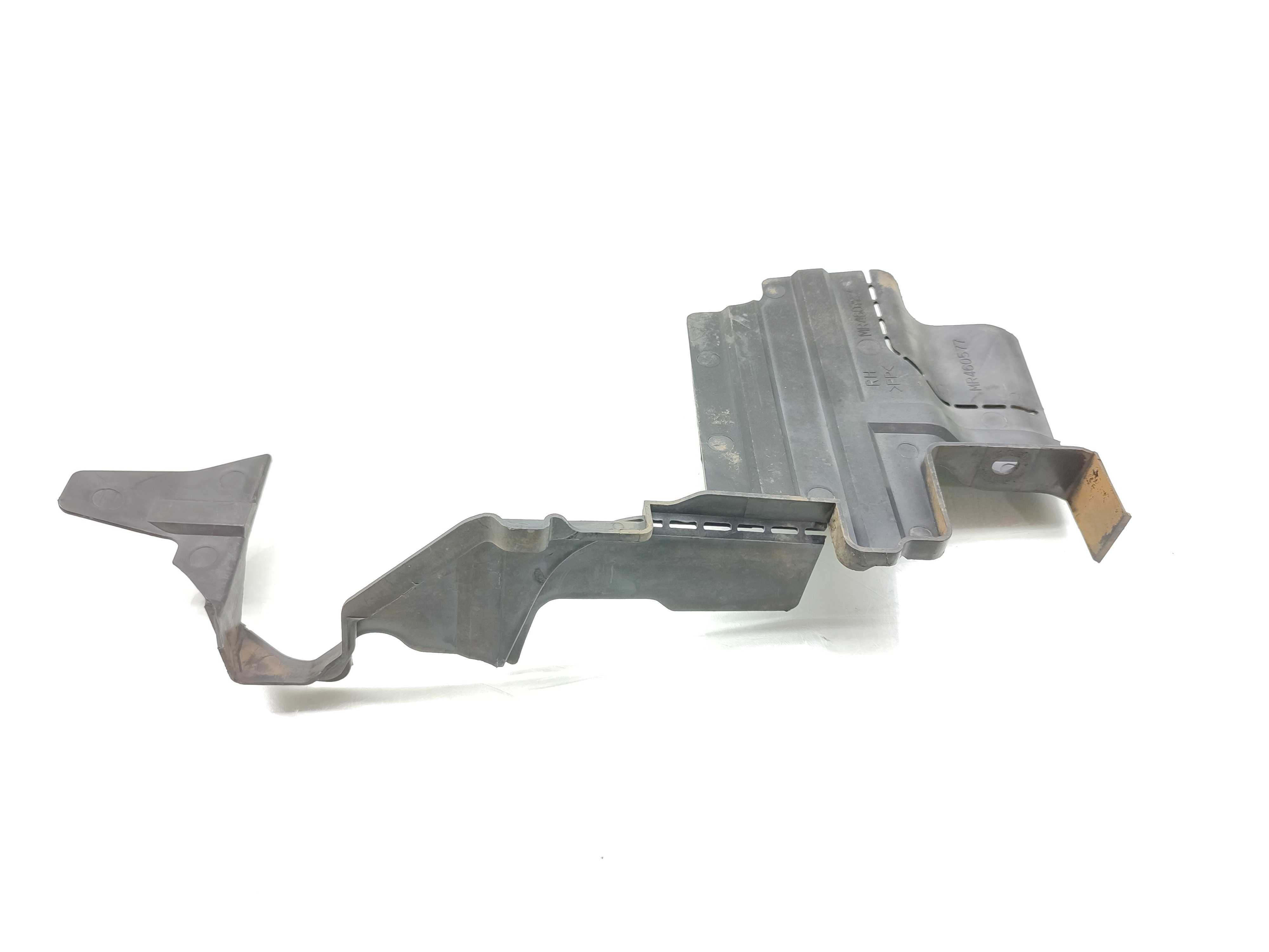 Defletor Direito Radiador Mitsubishi Pajero Sport 3.0 2001 2