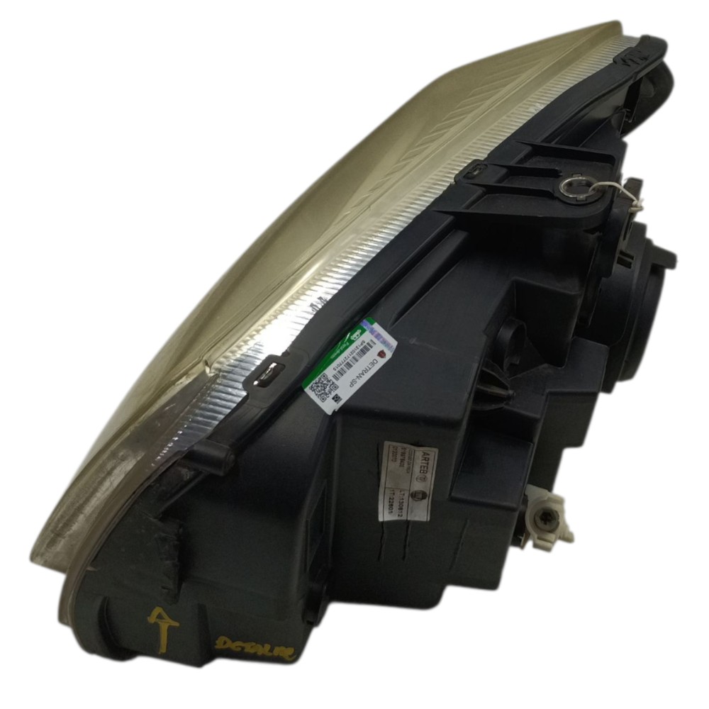 Farol direito Fiat Uno Vivace 2013 2014 2015 com detalhe 2
