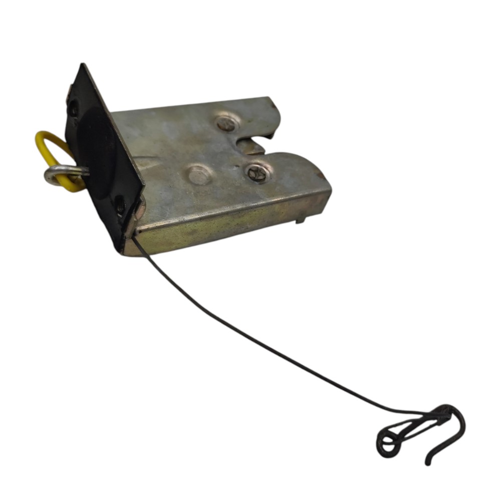 Fechadura tampa traseira Ford Fiesta Hatch 1999 2000 2001 4