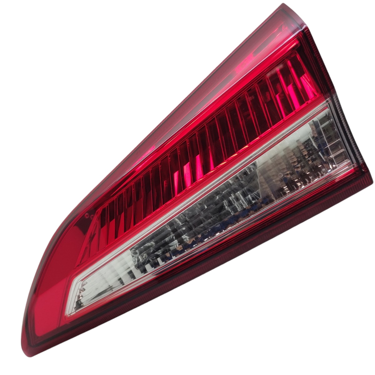Lanterna Direita Tampa Traseira Toyota Yaris Hatch 2023 2022 Direito Transparente 1