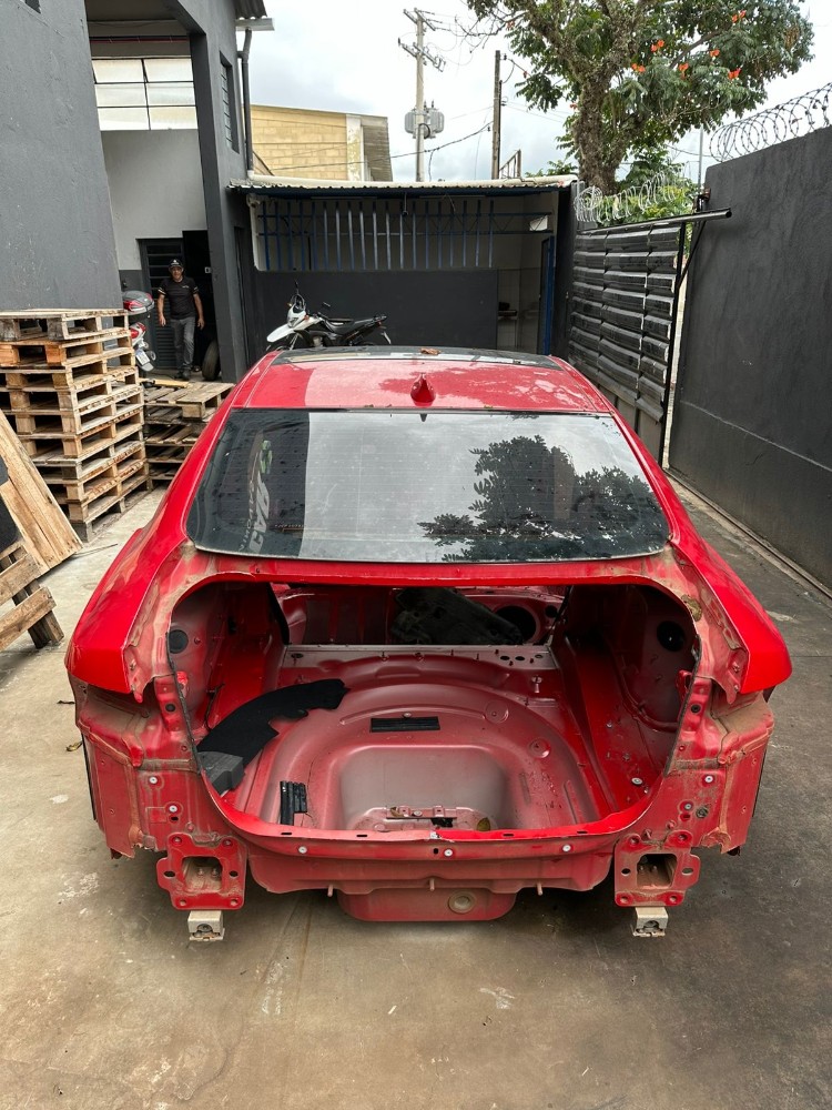 Caixote traseira baixa carroceria Jaguar xe 2018 2019 17 15 1