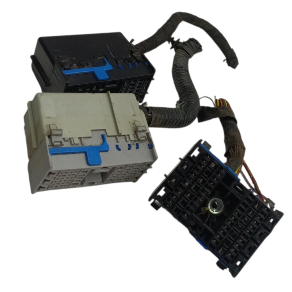 Plug conector caixa fusível externa GM Sonic 1.6 Aut 2014 4