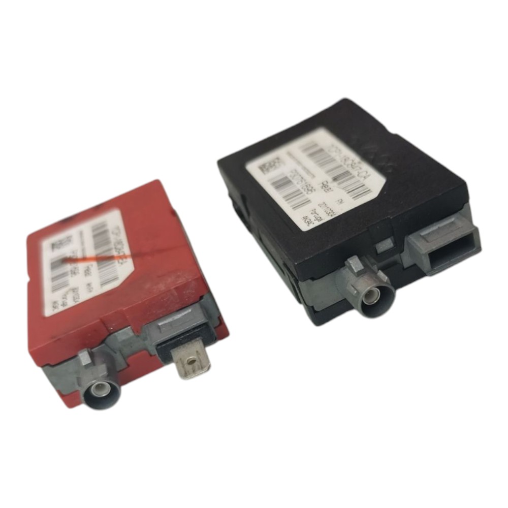 Par Amplificador Antena Volvo S10 T4 2010 2011 2012 2013 Vermelho/preto 2