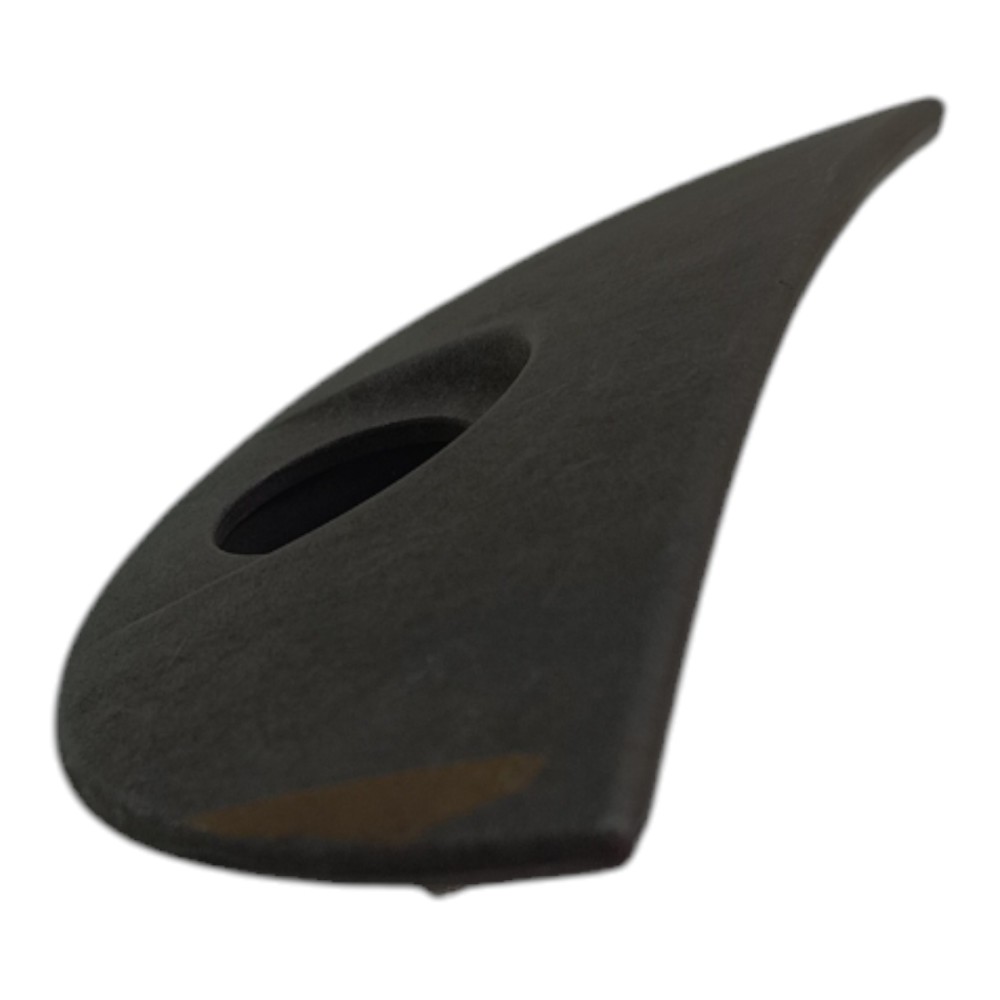 Moldura Maçaneta Tampa Traseira Gm Corsa Hatch 2003 2004 05 Preto Traseira 3
