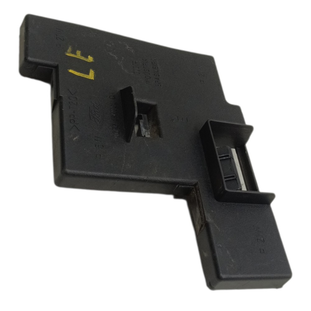 Circuito soquete lanterna esquerda Ford Fiesta Hatch 1999 00 2