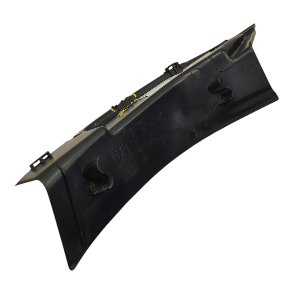 Moldura lanterna direita gm vectra sedan 2011 2010 detalhe 2