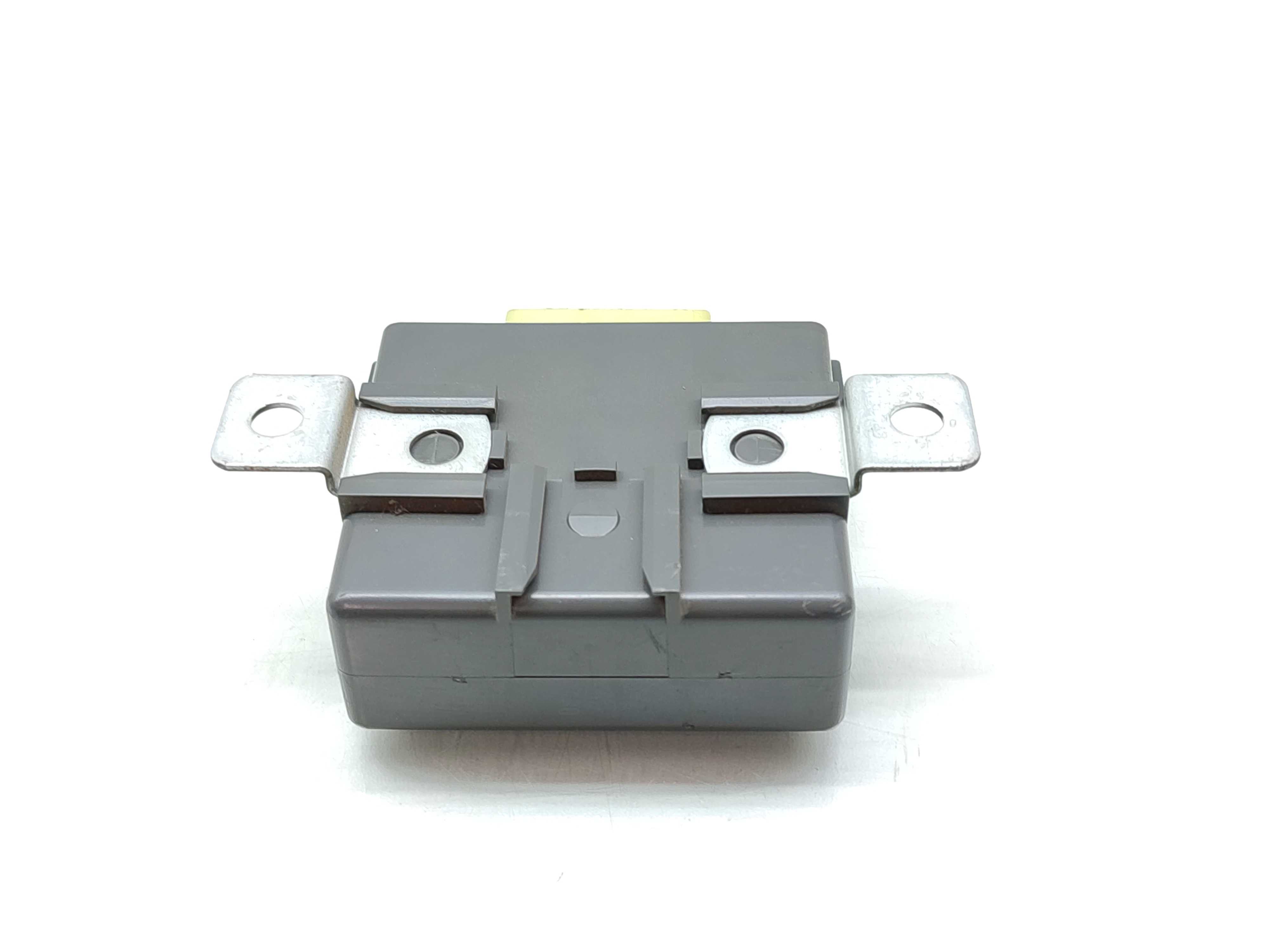 Rele Amplificador Antena Mitsubishi Pajero 3.0 V6 2000 2001 3