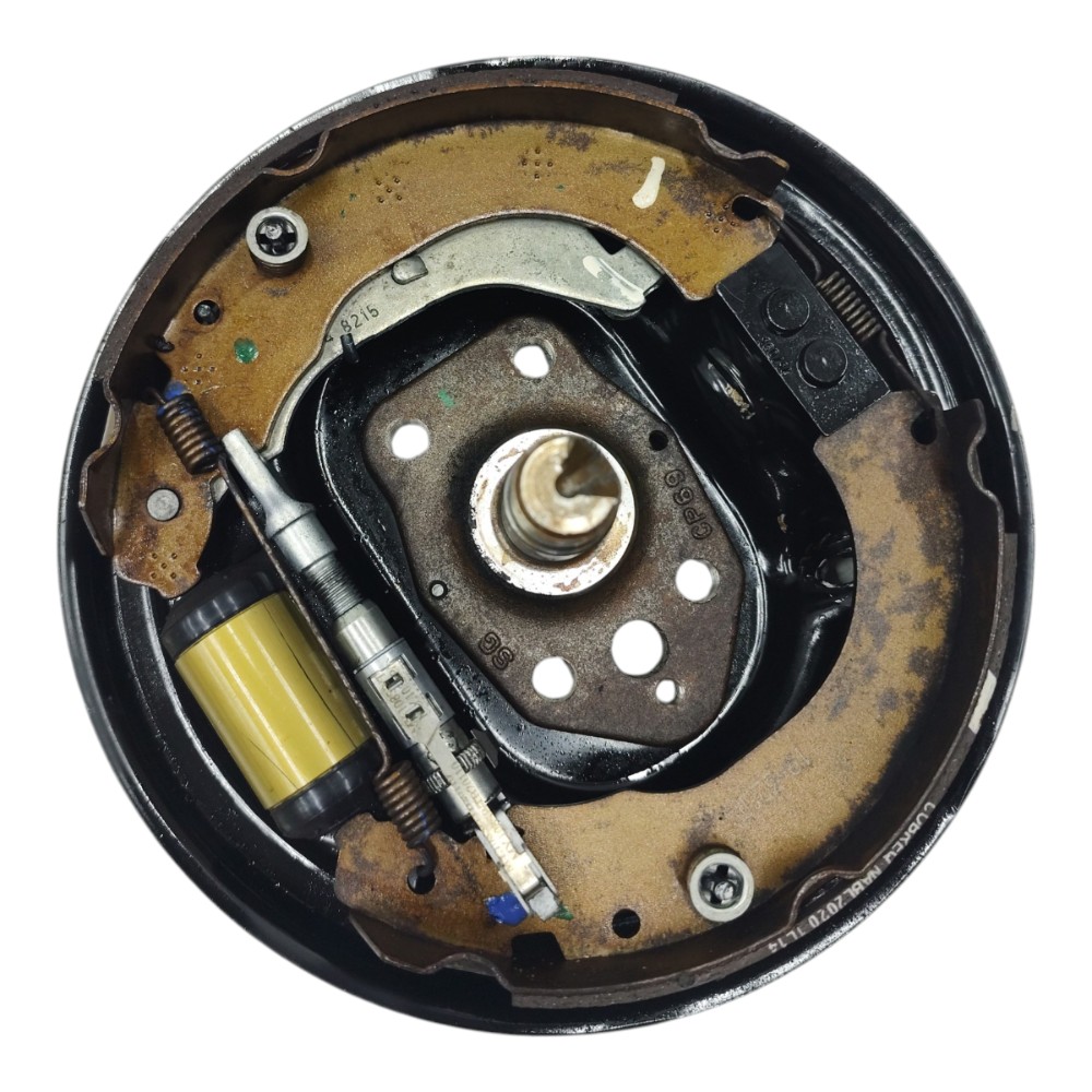Sapata flange traseira esquerda Peugeot 208 2014 2015 2016 2