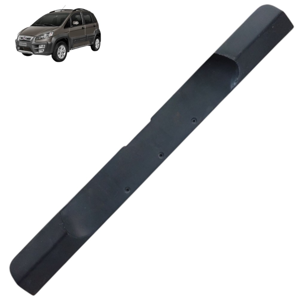Moldura Aplique Tampa Traseira Fiat Idea Adventure 2013 2014 Preto 1