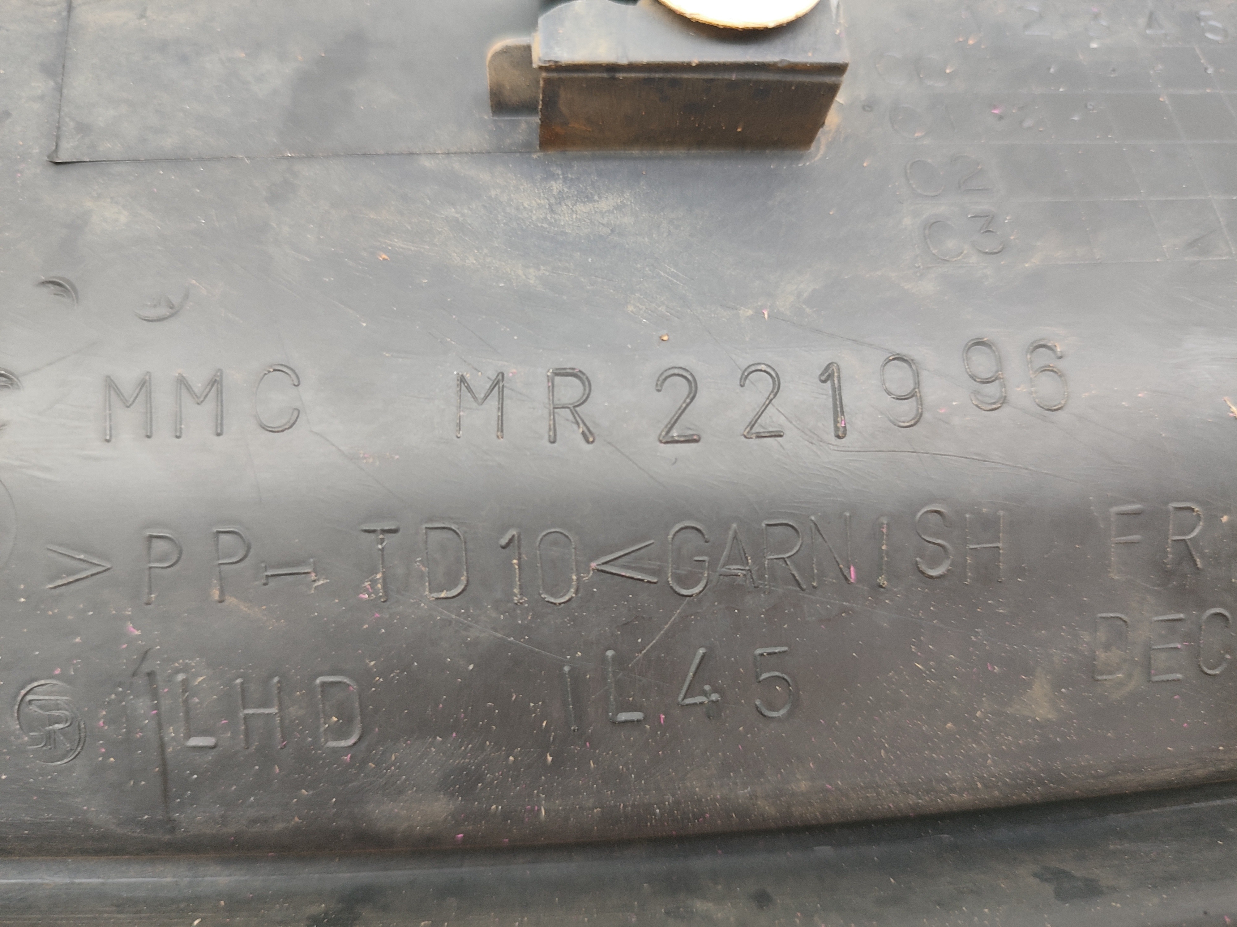 Grade Churrasqueira Mitsubishi Pajero Sport 2000 2001 2002 7