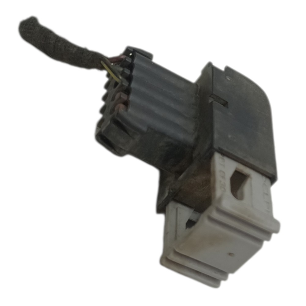 Plug conetor fechadura dianteira direita Gm Meriva 2012 3