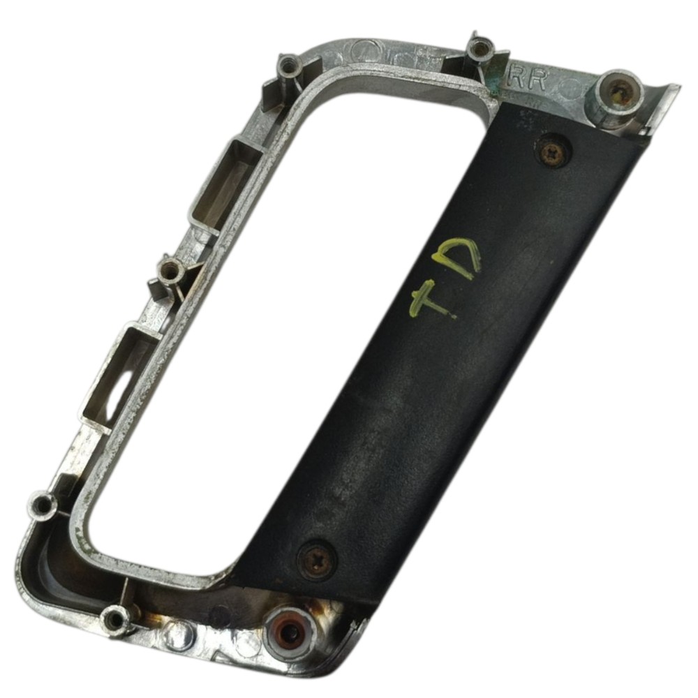 Puxador Interno Traseiro Direito Gm Captiva 2010 2011 2012 Prata Traseira 3