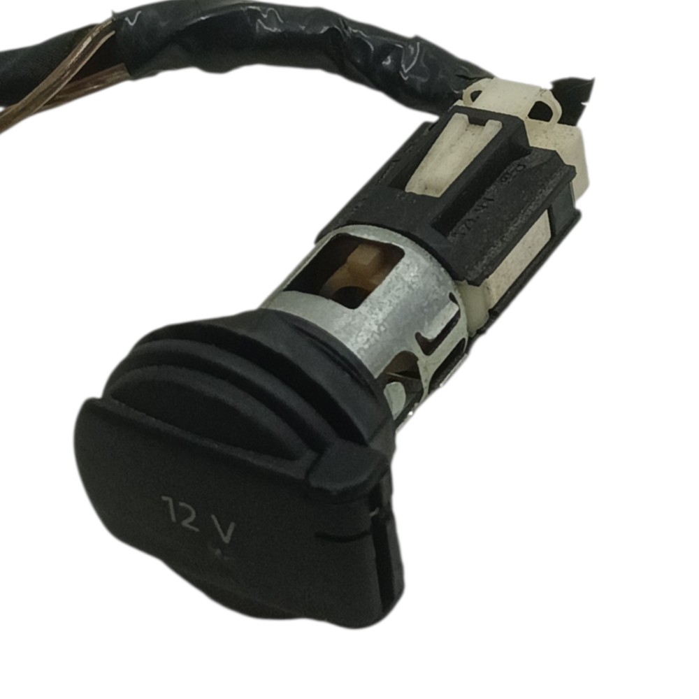 Tomada 12v Console Vw Tiguan 2011 2012 2013 Preto 2